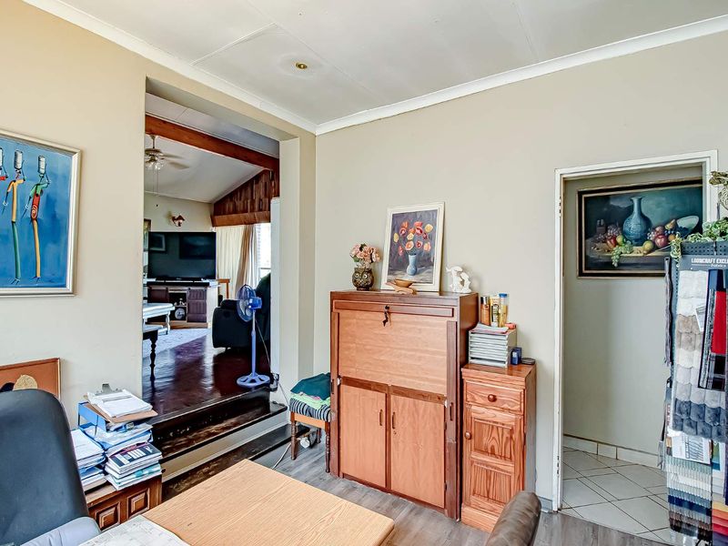 Charm and Possibility... - Photo 8