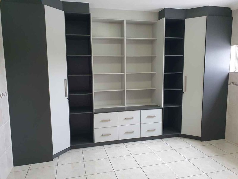 Hollywood Home in Bassonia - Photo 4