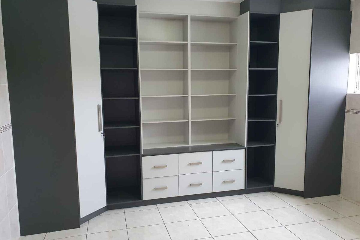 Hollywood Home in Bassonia - Photo 4