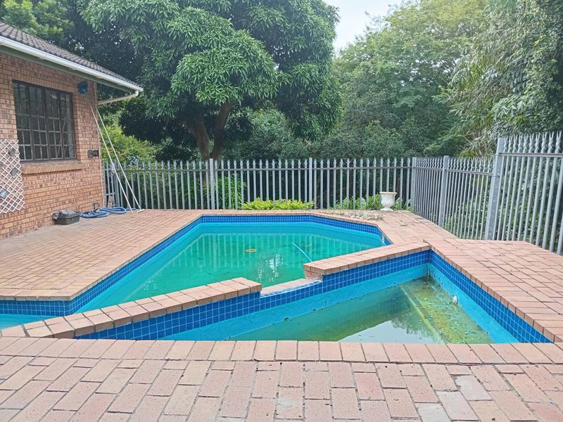 Spacious 4-Bedroom Family Home with Pool, Study & Entertainment Area - Photo 2