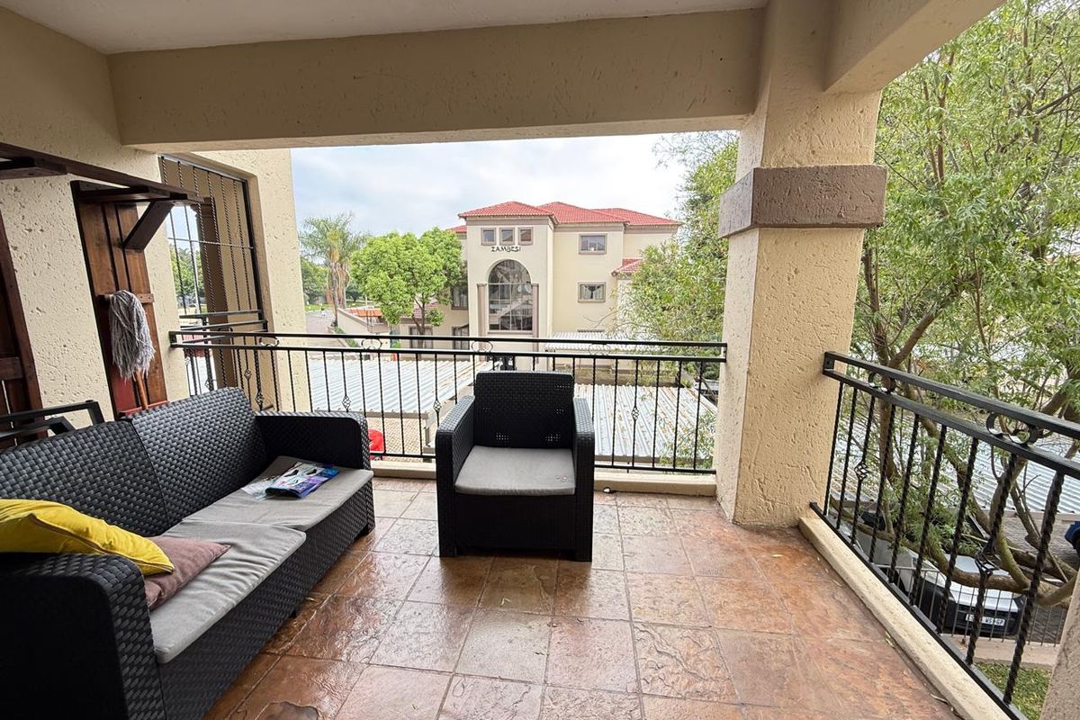 Where Space, Security & Location Come Together - Photo 4