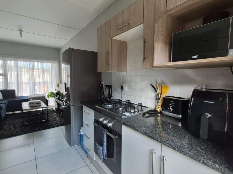 Ember Apartments – Where Modern Living Meets Nature’s Tranquility - Photo 3