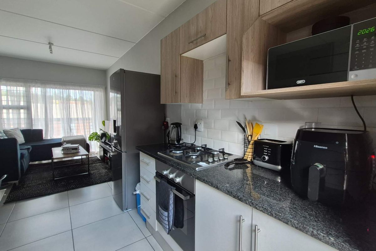 Ember Apartments – Where Modern Living Meets Nature’s Tranquility - Photo 3