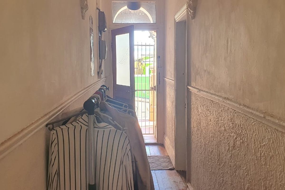 Amazing Views - 6 Bedroom House needs TLC For Sale POA - Photo 3