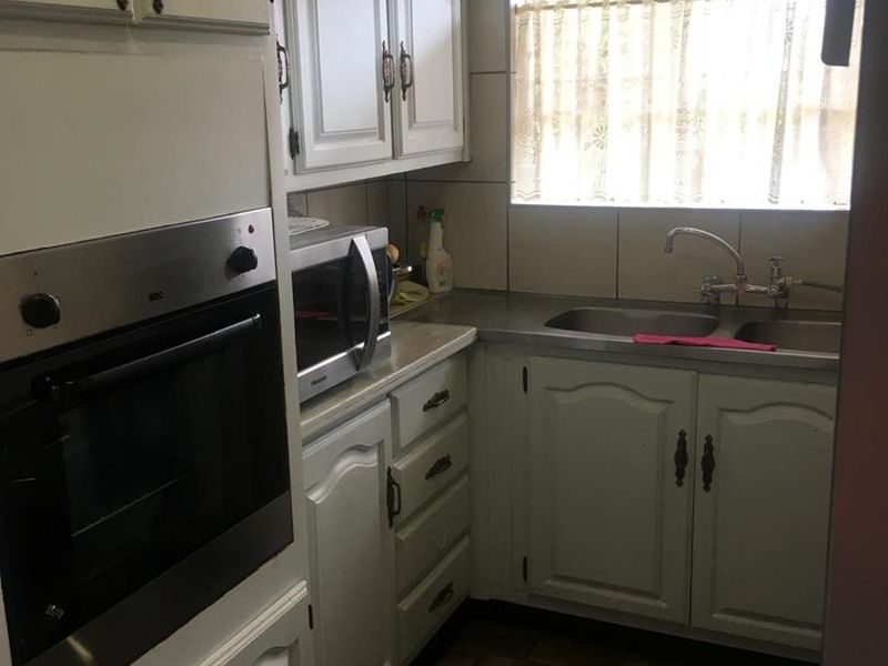 1st floor 3 bedroom apartment in secure complex - Photo 4