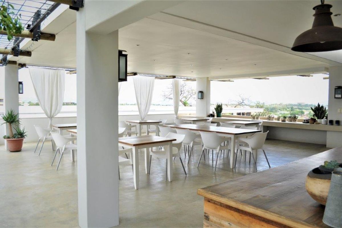 City-Center Guest House: Charm, Comfort, & Convenience Await! - Photo 3