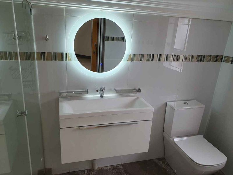 Hollywood Home in Bassonia - Photo 7