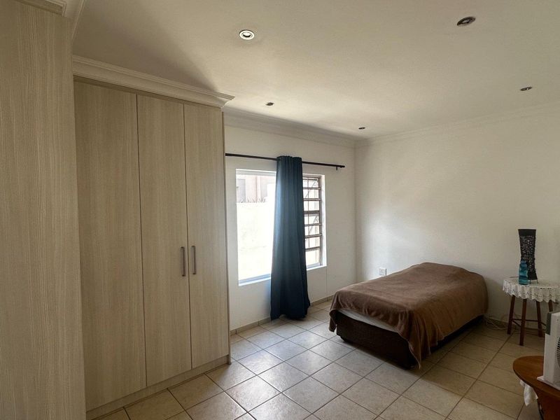 Just Listed Bargain - Photo 9