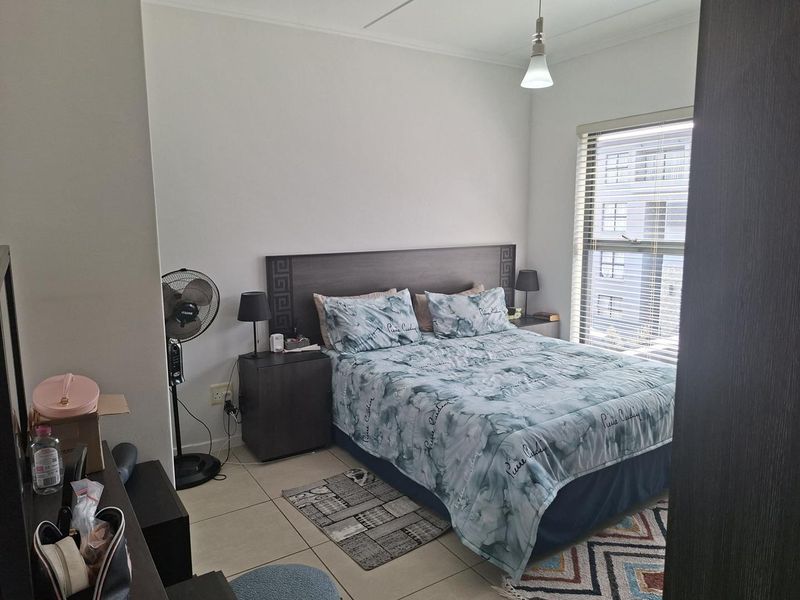 Modern 1st floor 3 Bedroom/2 Bathroom Apartment in secure estate - Photo 7