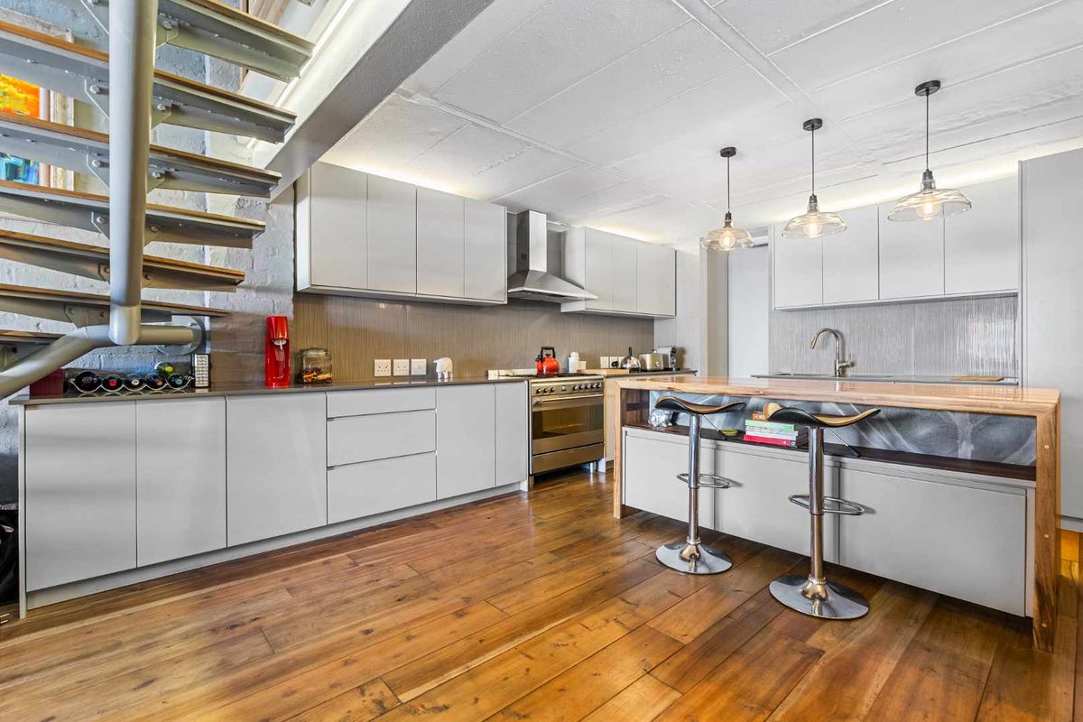 Exquisite Loft Living with Iconic Table Mountain Views - Photo 4