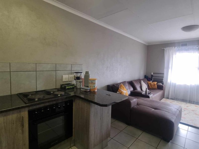 Spacious 2-Bedroom Apartment in a Perfectly Managed Estate - Photo 4