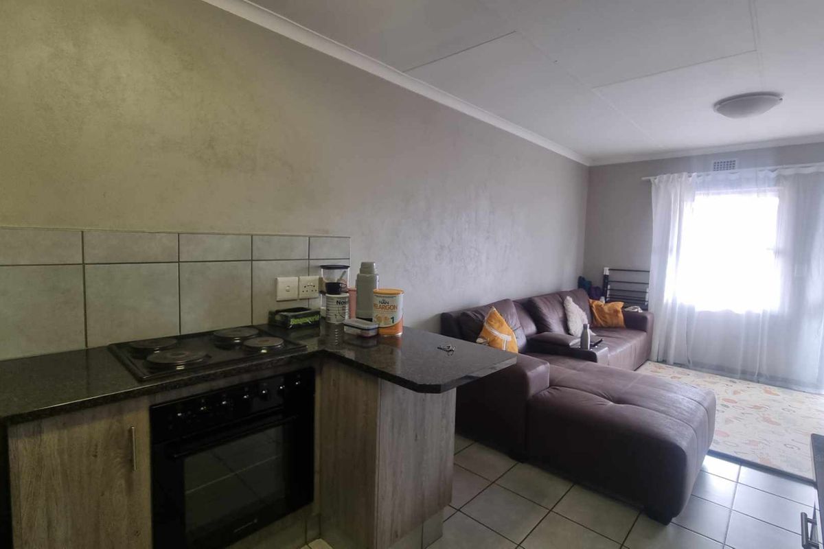 Spacious 2-Bedroom Apartment in a Perfectly Managed Estate - Photo 4