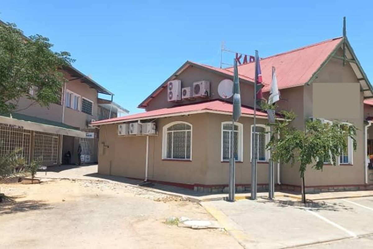 Property in prime Position in the heart of Karibib for Investors - Photo 4