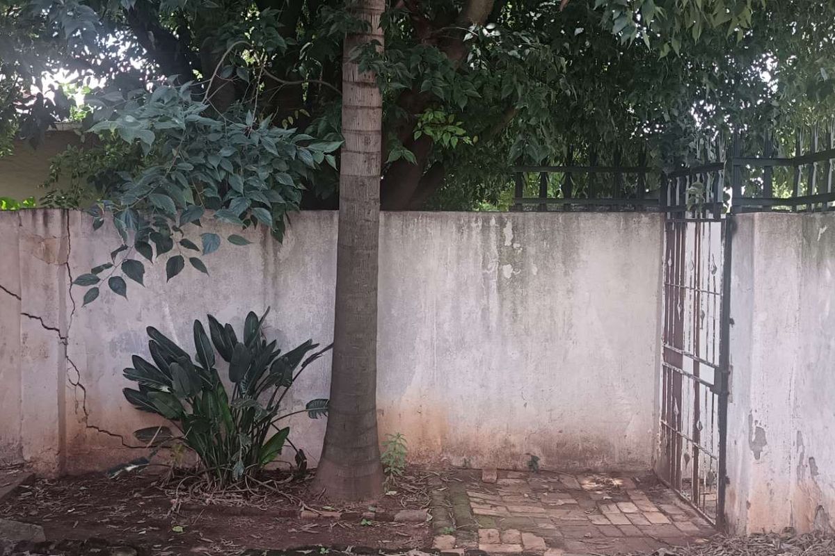 2 Bedroom House with ample covered parking and outbuildings for Sale - Photo 3