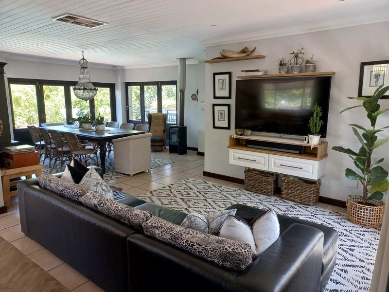 Spectacular family home in a very popular and sought after area. - Photo 5