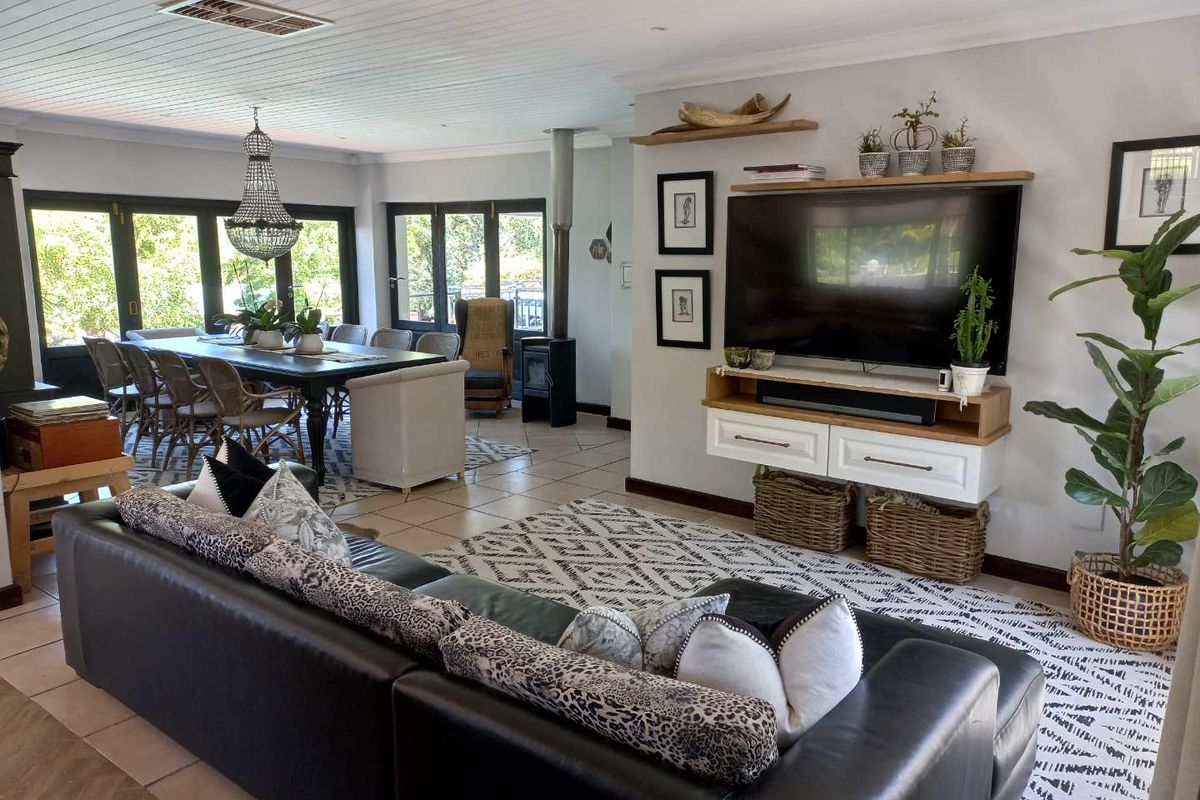 Spectacular family home in a very popular and sought after area. - Photo 5