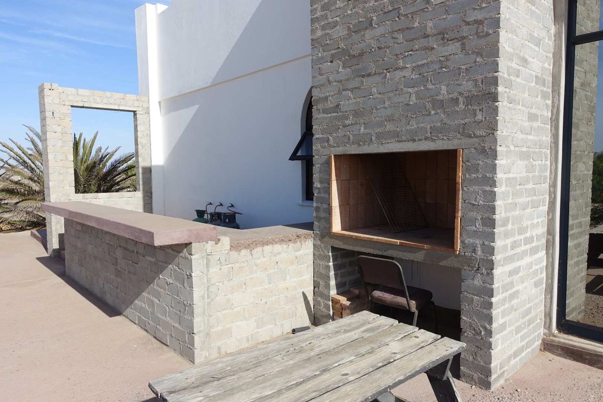 30HA SMALLHOLDING WITH DWELLINGS & FREE RANGE CHICKEN FARMING FACILITIES - Photo 4