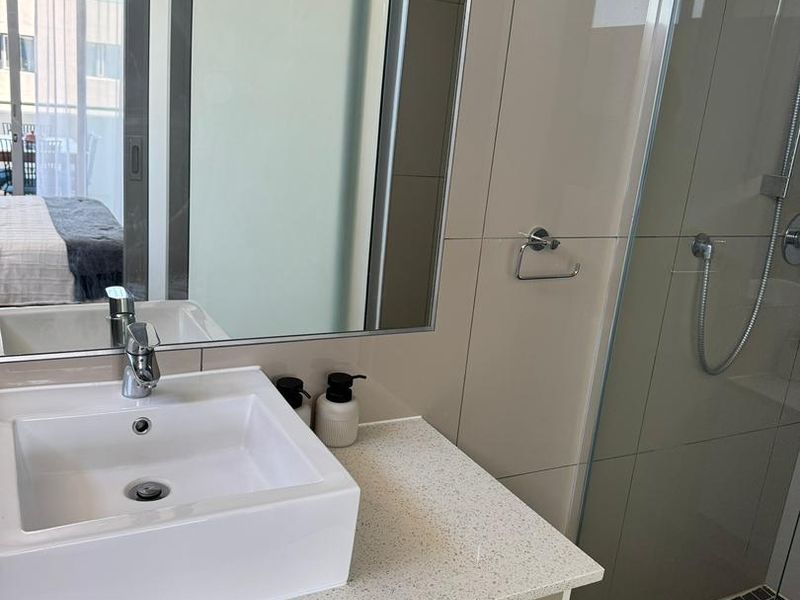 WELL SOUGHT AFTER FULY FURNISHED, APARTMENT TO RENT IN WINDHOEK CBD!! FREEDOM PLAZA!! AVAILABLE IMMEDIATELY!!! - Photo 6