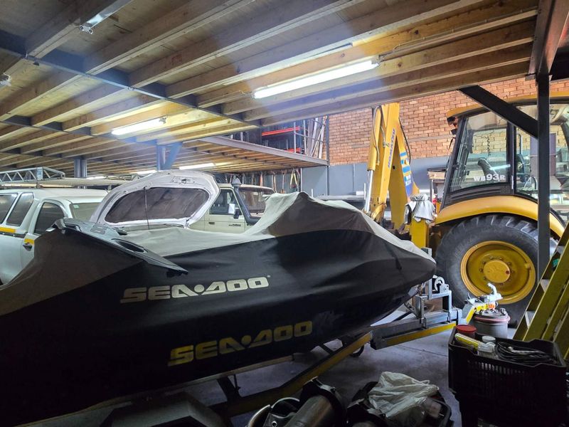 Industrial Workshop with Offices, Mezzanine Storage & Excellent Access - Photo 7