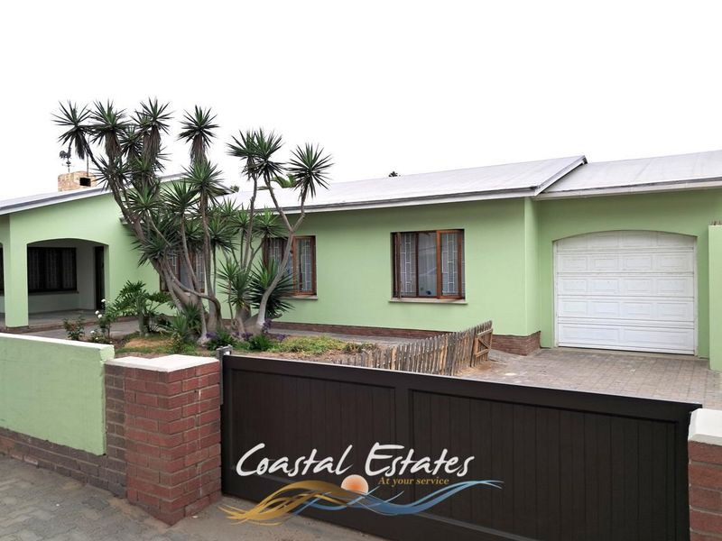 **Charming 5-Bedroom Corner Property in Kramersdorf** - Photo 2