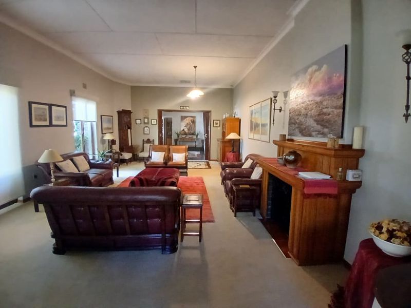 Luxe living with income potential 😊 - Photo 4