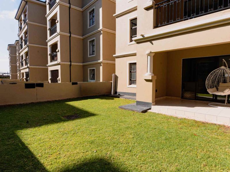 Modern 2Bedroom, 2Bathroom, Ground Floor Apartment, Private Garden - Photo 8