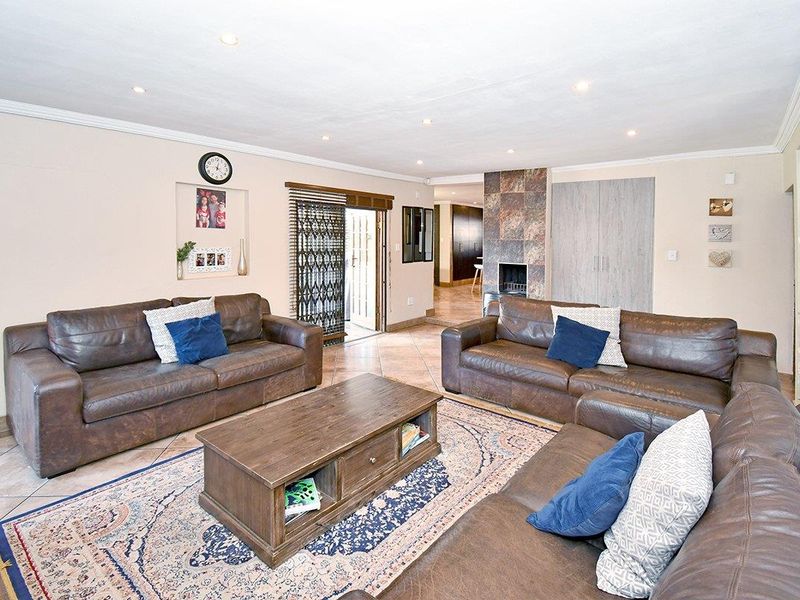 Beautiful Family Home in Secure Complex - Photo 10