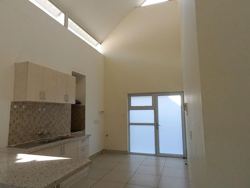 2 Bedroom Apartment For Sale - Photo 2