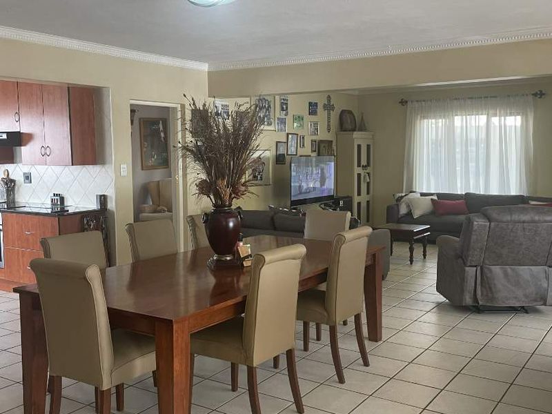 Estate living at its best !! Price negotiable - Photo 10