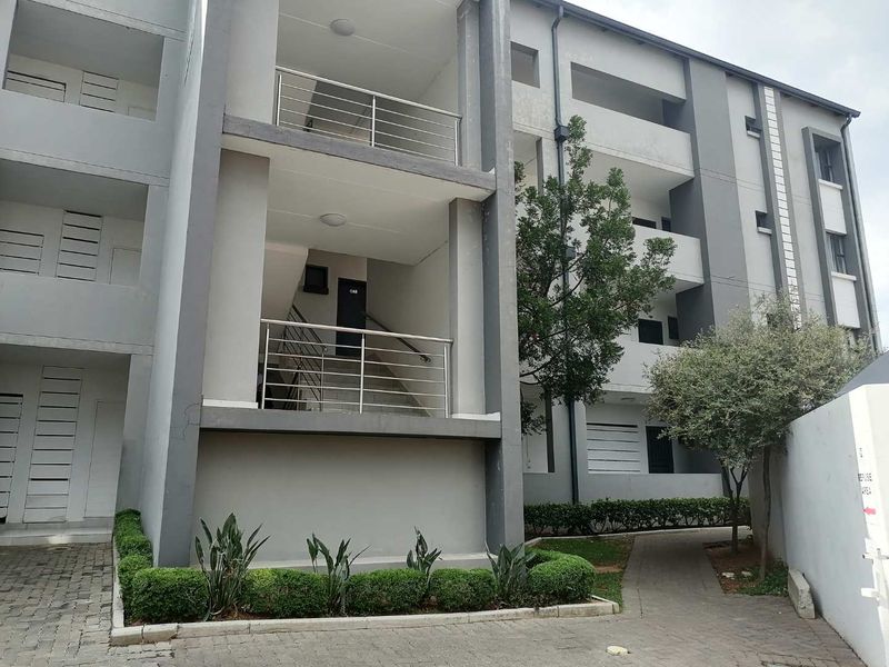 1 Bed Apartment for rent - Photo 2