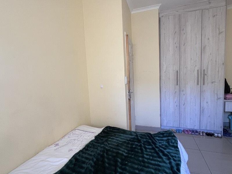 3-Bedroom Townhouse for Sale in Hillary Court, Otjomuise | N$1,200,000 (excluding costs) - Photo 6