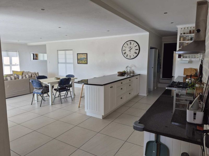 Ocean and fynbos Living in Yzerfontein - Photo 5