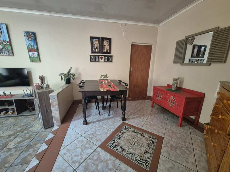 Superb quiet location - Photo 9