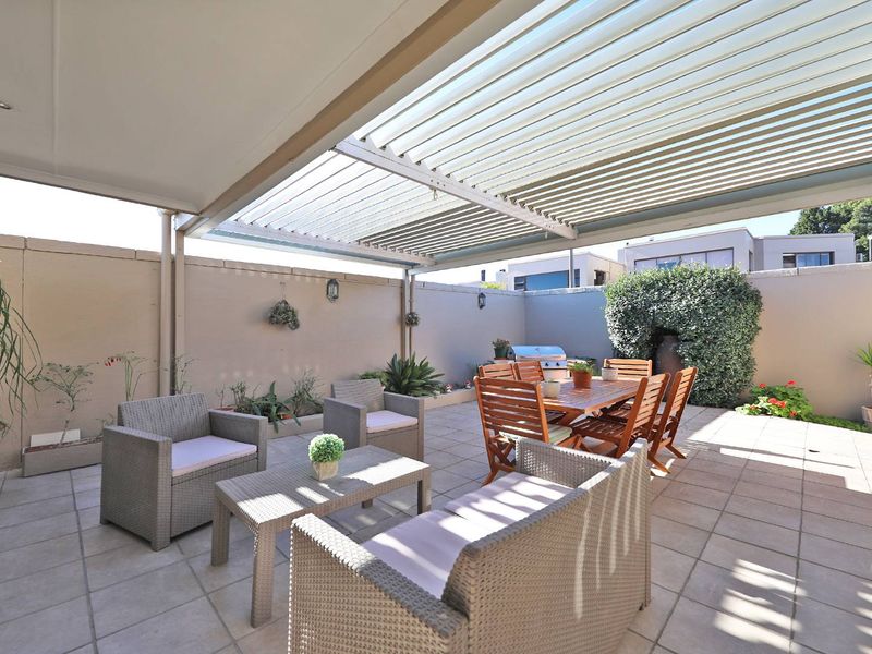 Lock up and go family home in the heart of Plattekloof. - Photo 7