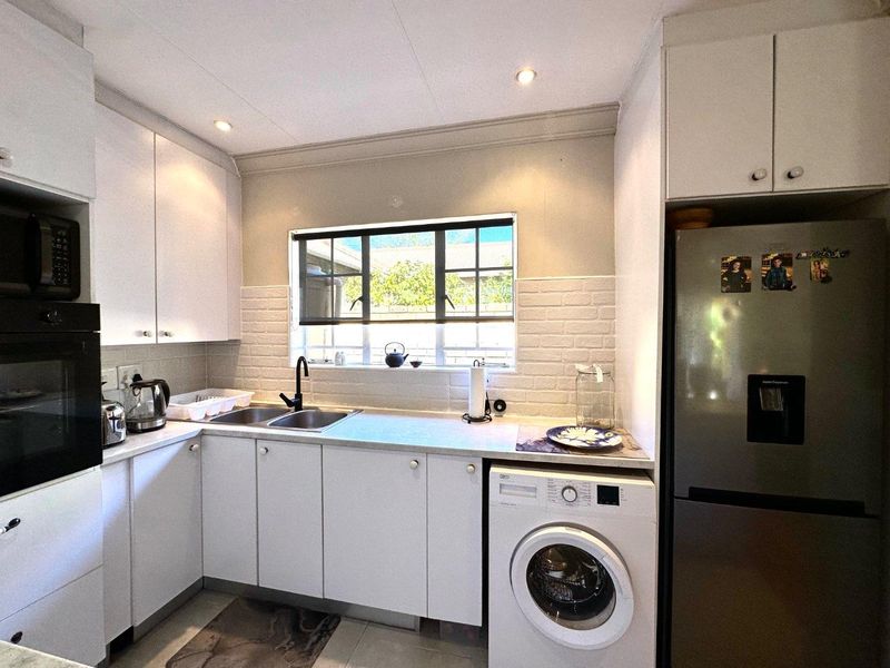 2 Bedroom Townhouse With A Private Garden - Photo 6