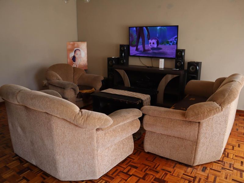 Attention Investors-Stadium View 100m2 flat available in Sydenham Smart Street - Photo 6