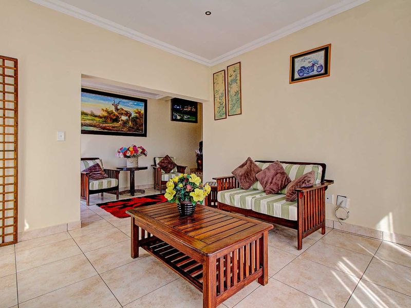 Space, Style & Security — Your Forever Home in Honeydew Ridge Awaits! - Photo 4