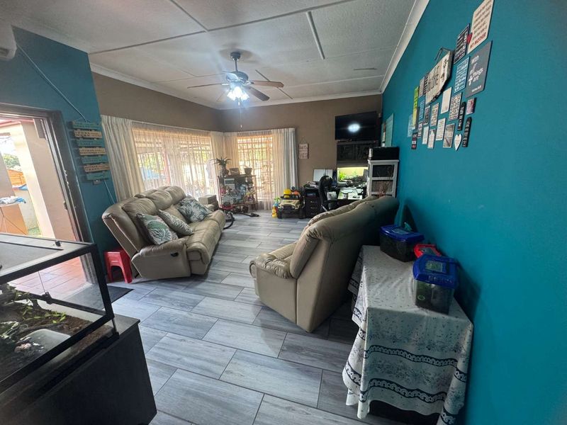 Large Family Home for Sale with Solar - Photo 2