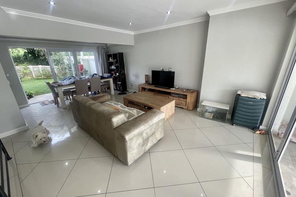 Hendra - Spacious Family Townhouse to Rent in Secure Kindlewood Estate - Photo 5