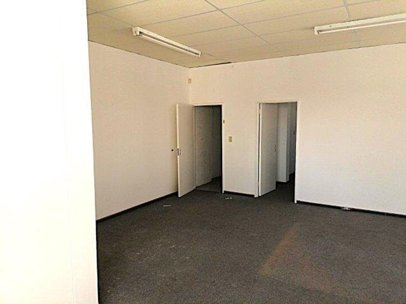 Office Space For Rent in Windhoek Central - Photo 2