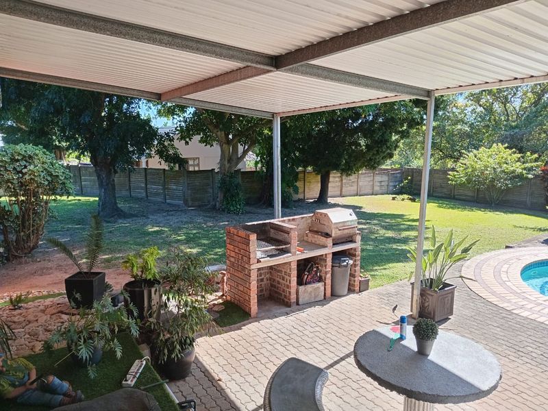 Spacious 3-Bedroom Family Home with Granny Flat, Entertainment Area & Green Belt Views - Photo 7