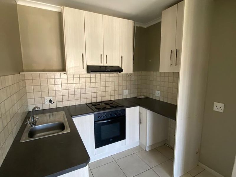 2 Beds unfurnished apartment with parking & balcony, close to Riverlands - Photo 6