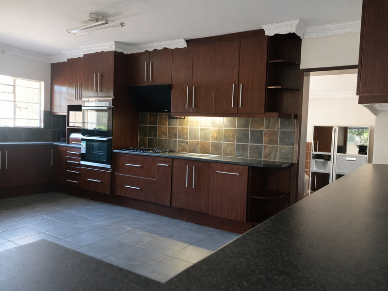 Spacious Family Living with Flexible Dual-Living Potential - Photo 4