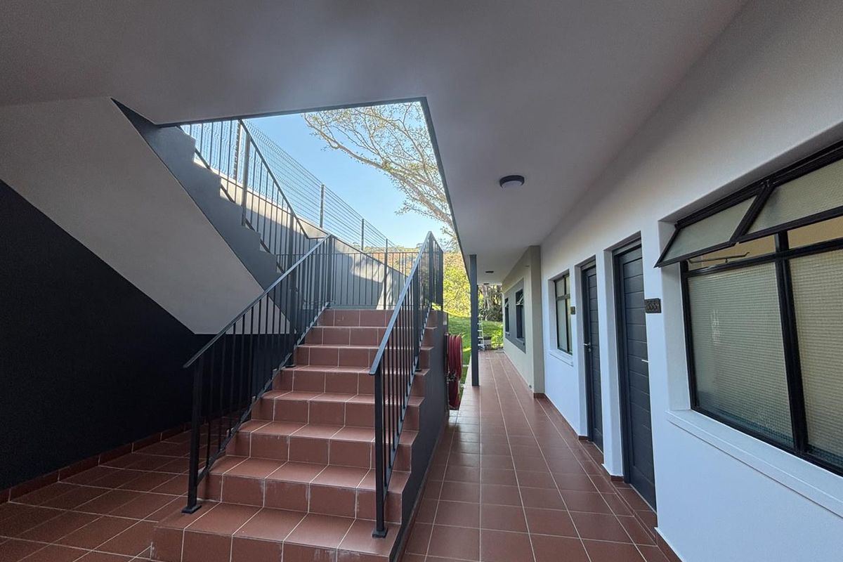 New Modern 2 Bedroom Apartment for Rent in Waterfall. - Photo 2