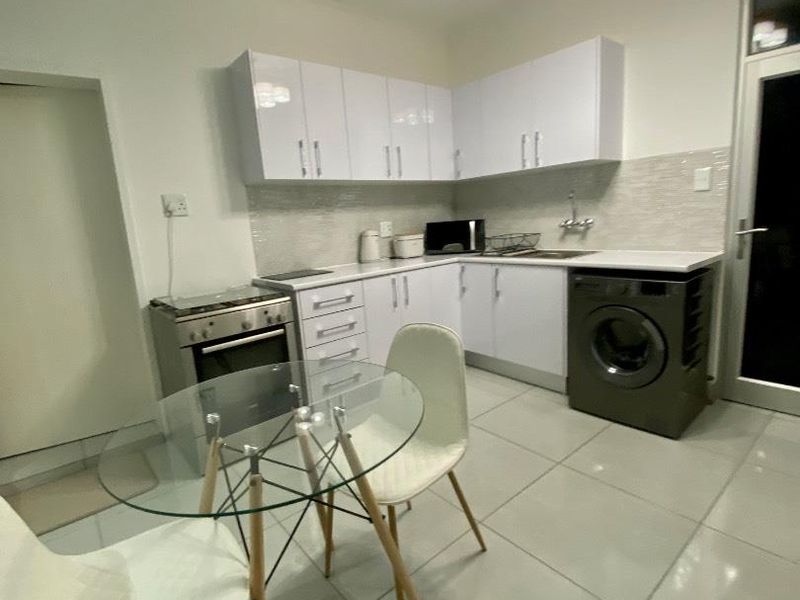 One level flat fully furnished - Photo 10