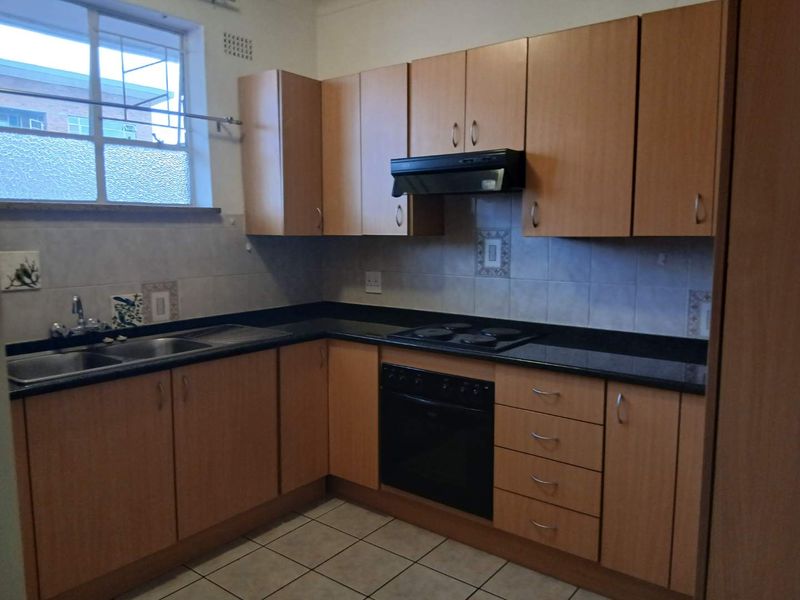 74m2 Lovely Spacious up Stairs unit. - Photo 10