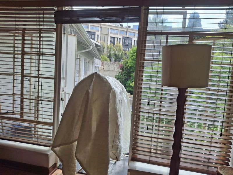 A CHARMING SEMI-FURNISHED TWO BEDROOM APARTMENT - Photo 3