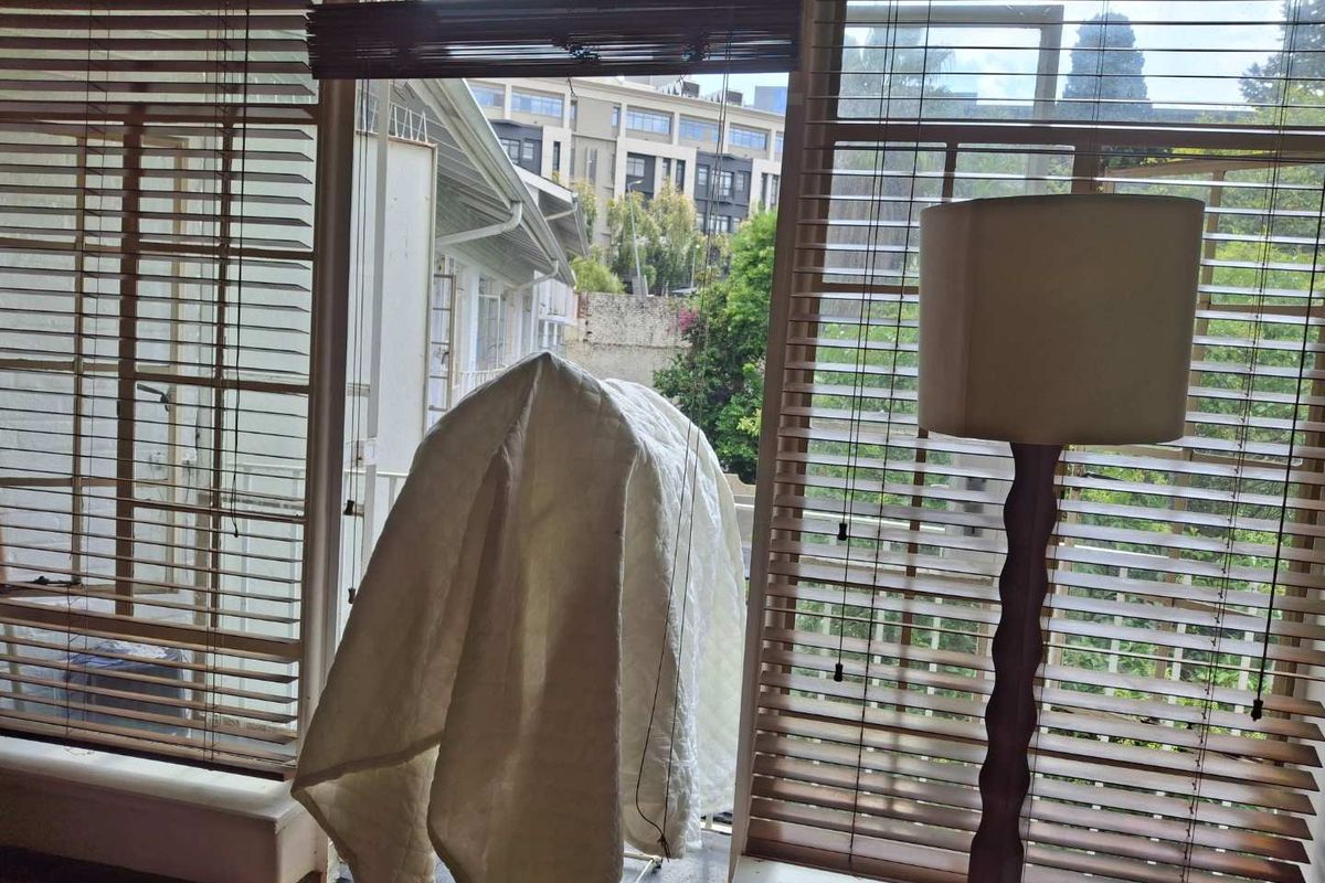 A CHARMING SEMI-FURNISHED TWO BEDROOM APARTMENT - Photo 3