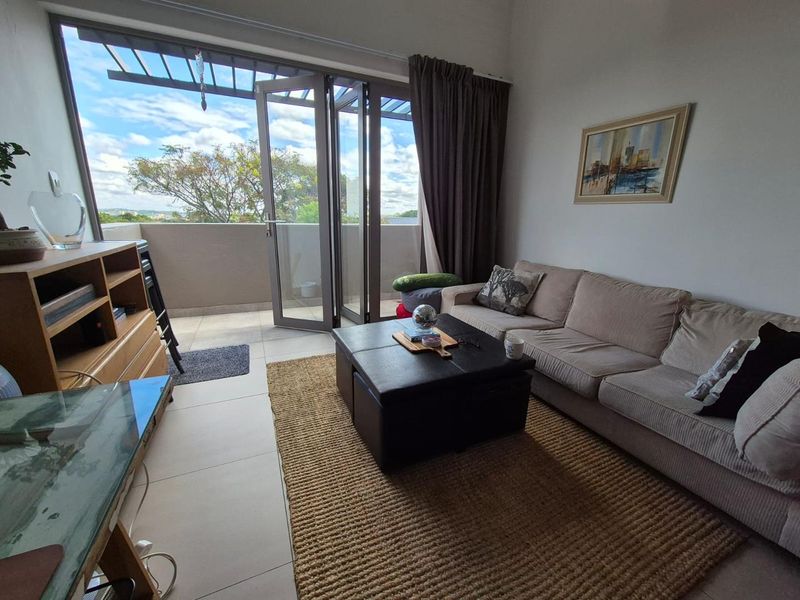 EXQUISITE 1 BEDROOM LOFT APARTMENT - Photo 2