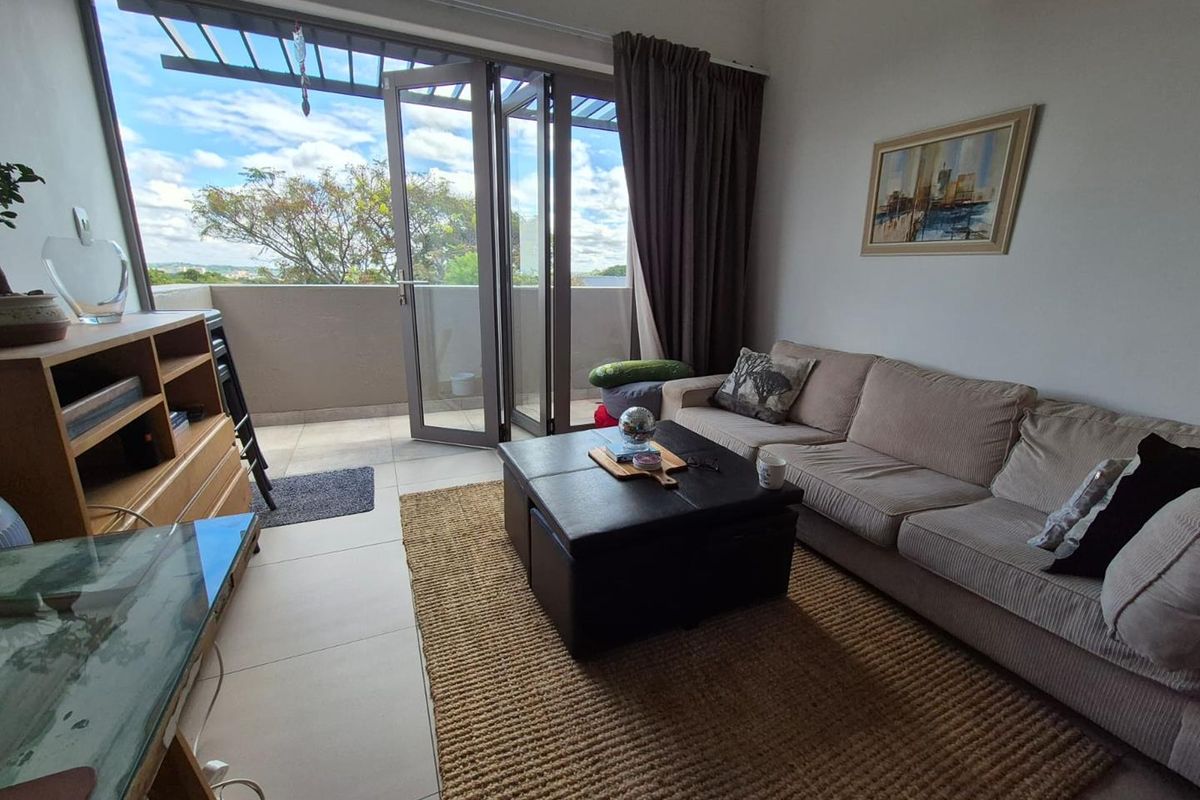 EXQUISITE 1 BEDROOM LOFT APARTMENT - Photo 2